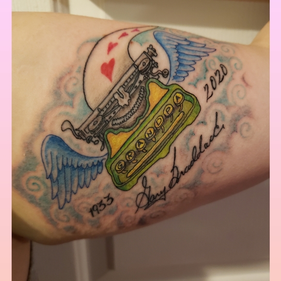 Meet your Posher, Kristin - Picture 2 of 4